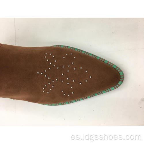 Zapatos formales Cemento Welts con teñido especializado.